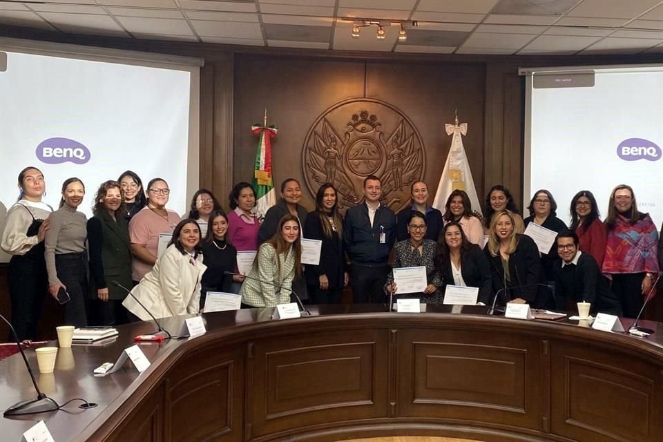 Las beneficiarias del programa, tras siete meses de capacitación, cuentan con herramientas necesarias para desarrolla plantillas y páginas web.