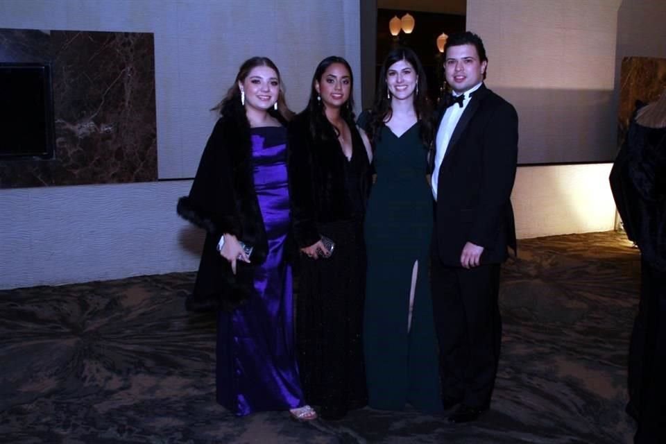 Valeria Chávez, Fernanda Silva, Priscila Treviño, Ricardo Montfort