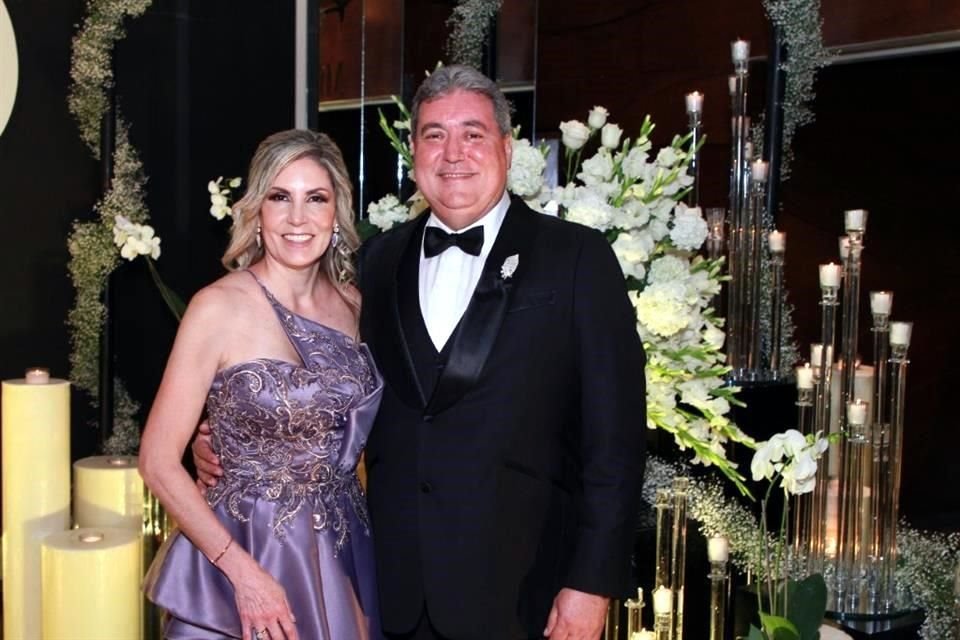 Armida Padilla de Padrón y Alfonso Padrón Garza