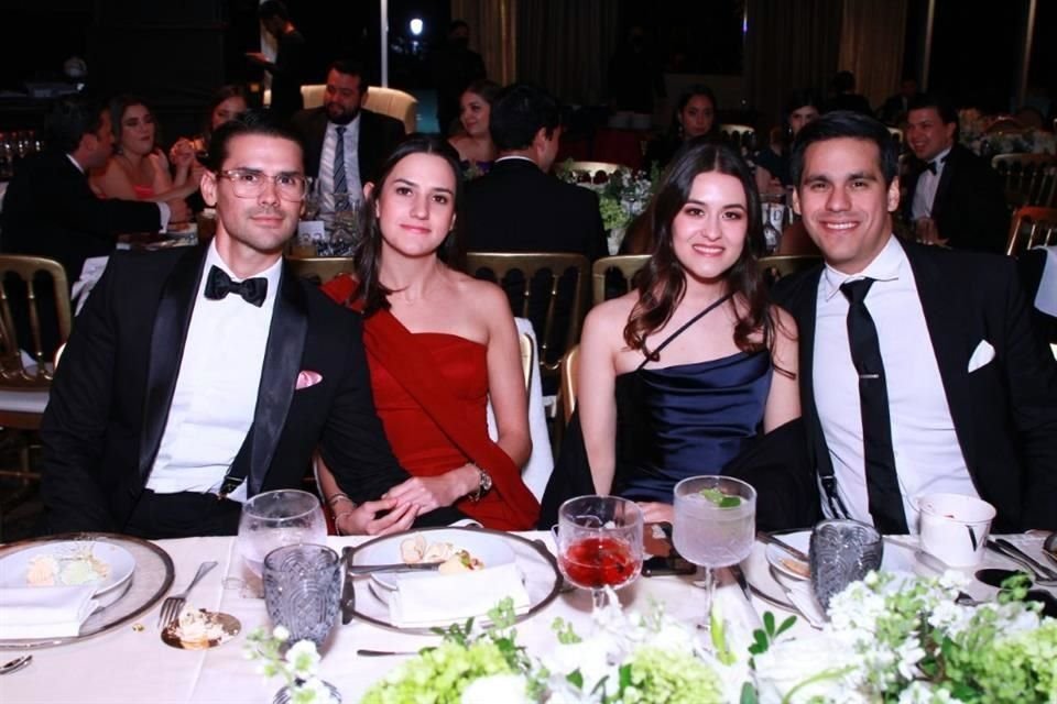 Gerardo Rubio, Valeria Martìnez, Sofìa Gonzàlez y Marcelo Acuña
