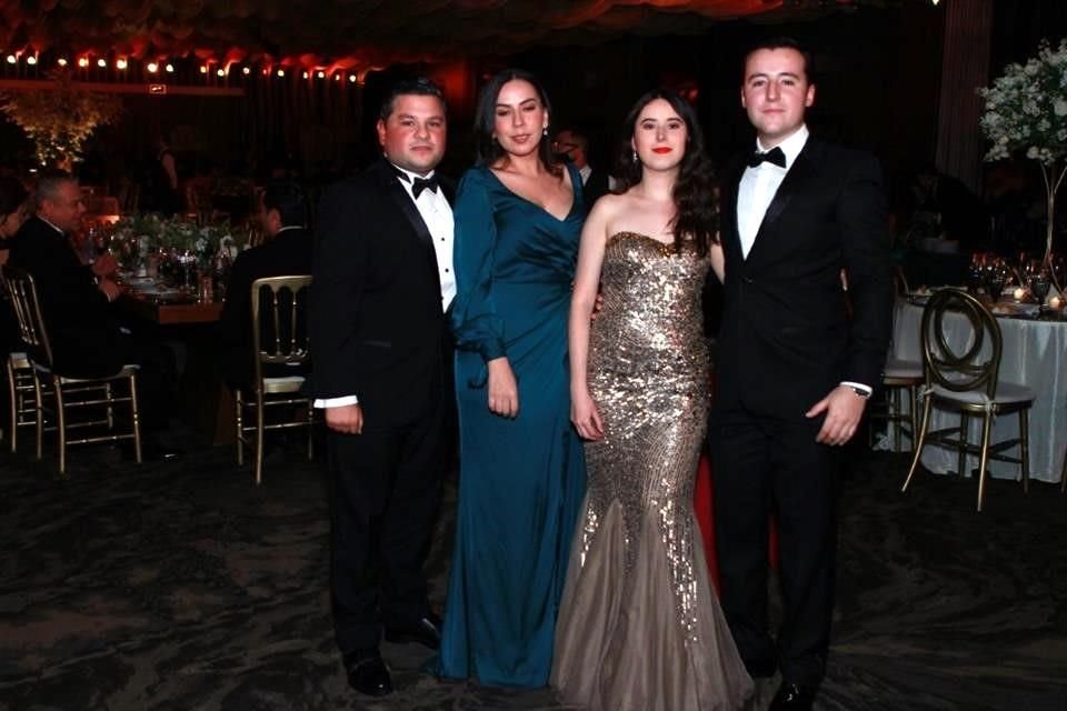 Miguel Garza, Anilú Chapa, Susana Cantúy Alejandro Segovia