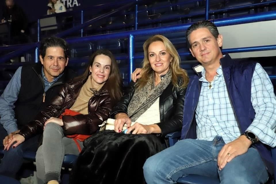 Alejandro Valdés, Claudia González de Valdés, Brenda Urquiza de Sada y Ricardo Sada