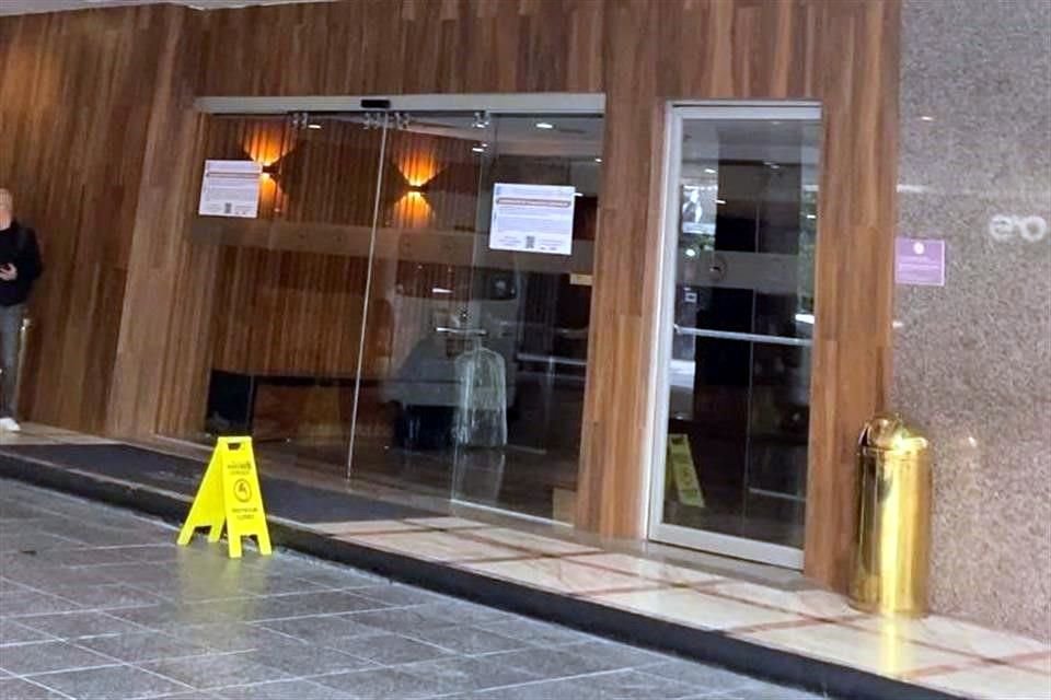 La Secretaría de Salud suspendió el restaurante del hotel.