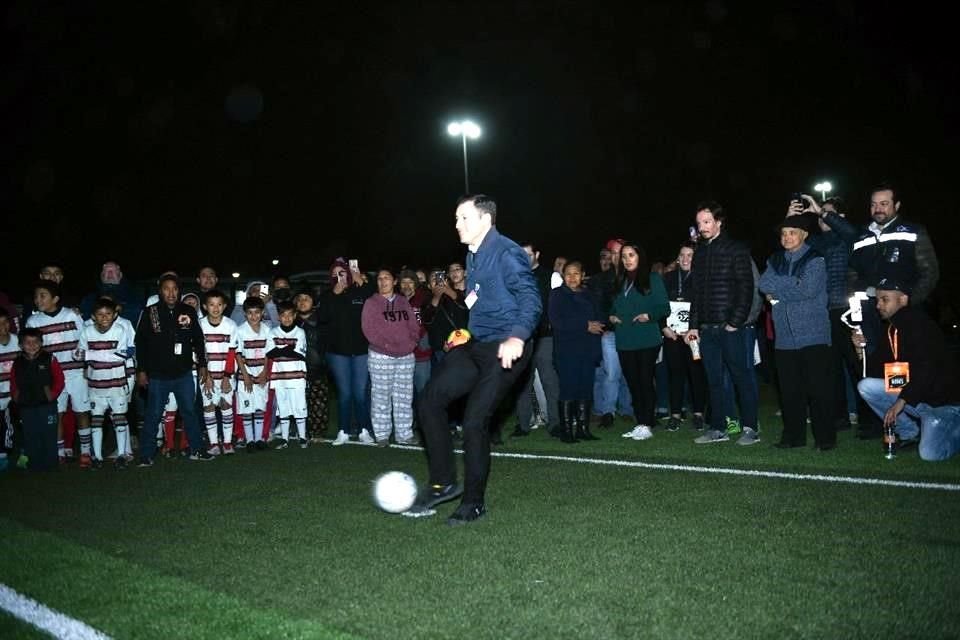 Se detalló que además de la cancha de fut 9, también se rehabilitó el área de picnic, así como oficinas y sanitarios.
