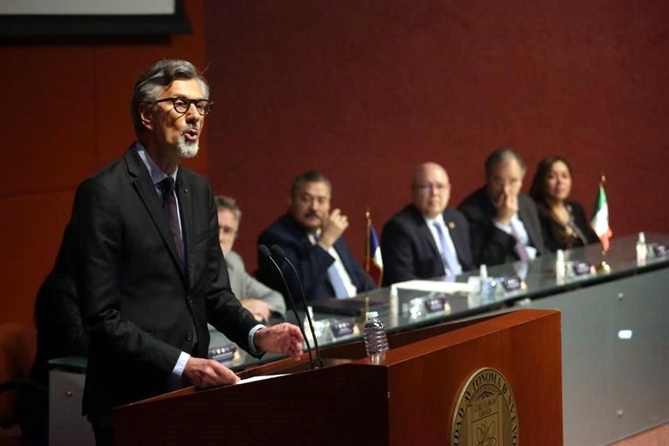 En su mensaje, el Embajador destacó el trabajo que en conjunto realizan con la UANL para que sea una realidad este tipo de proyectos.