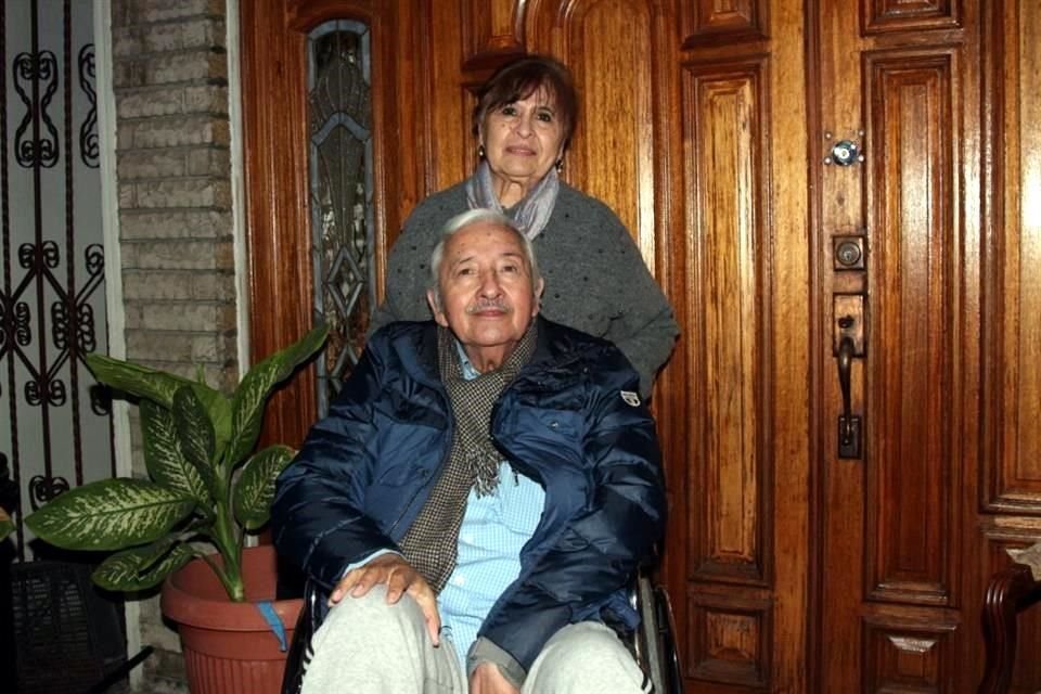 GRUPO B: Federico Rodela Alvarez, para tesorero y Marina Luna de Rodela