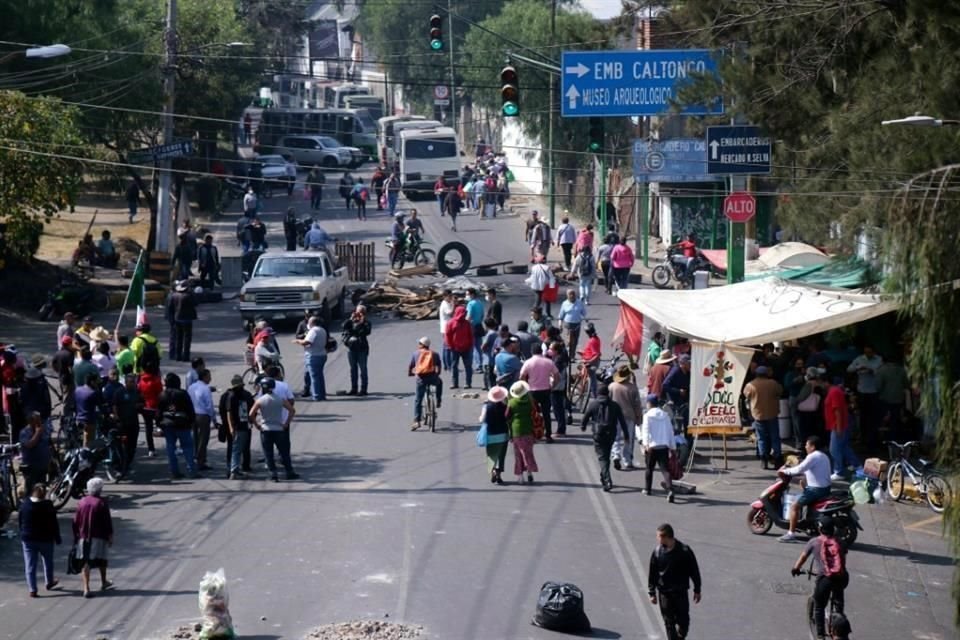 Panistas acusaron al Secretario de Gobierno, Martí Batres, de no tener capacidad de diálogo con habitantes de San Gregorio Xochimilco.