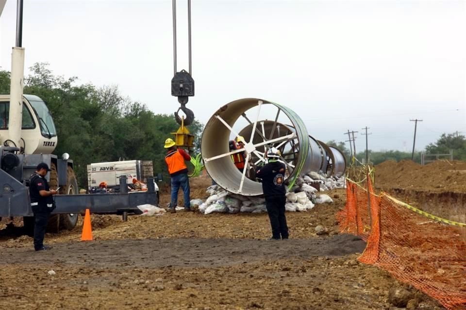 Autoridades estatales y federales recorrieron los trabajos de construcción del acueducto Cuchillo 2.