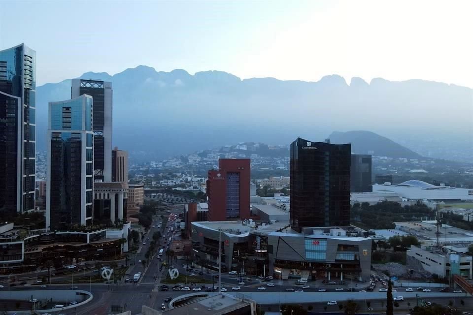 La mayoría de las estaciones de monitoreo ambiental registraron concentraciones por arriba de la norma en PM10 y en PM2.5, éstas últimas las partículas más dañinas para la salud.