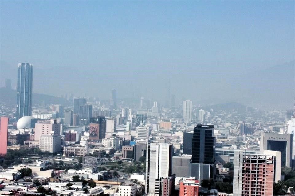 Las PM2.5, cuyo diámetro es 20 veces menor al de un cabello humano, son las más dañinas por penetrar a los pulmones, bronquios y torrente sanguíneo.