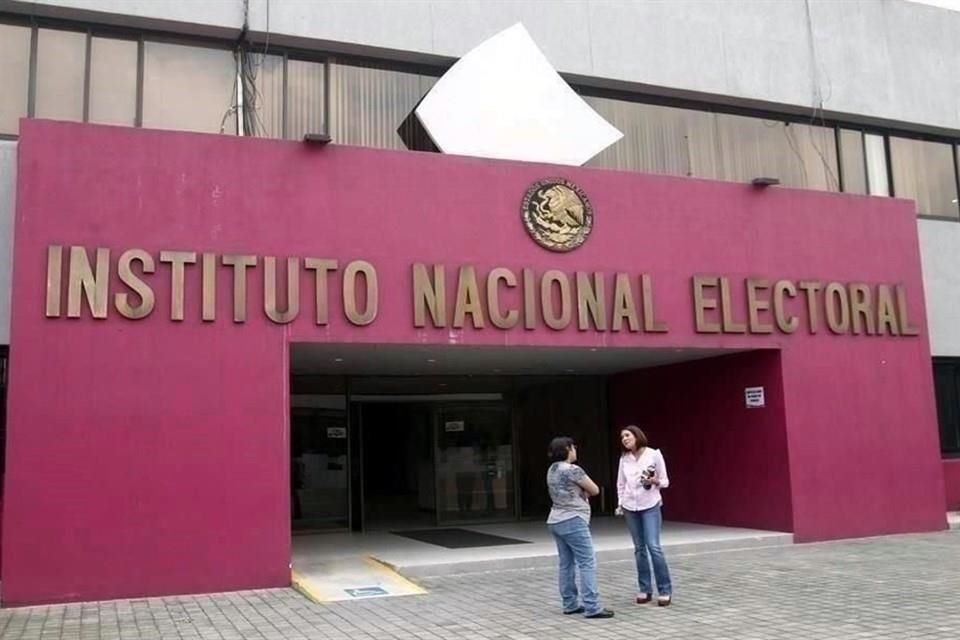 En el 'plan B' se establece que la obligación para el INE es de organizarse conforme al principio de 'desconcentración administrativa'.