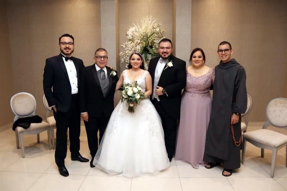 FAMILIA DEL NOVIO Víctor Israel Rodríguez, Victoriano Rodríguez Lira, LOS NOVIOS, Laura Esthela González de Rodríguez y Mariano Rodríguez