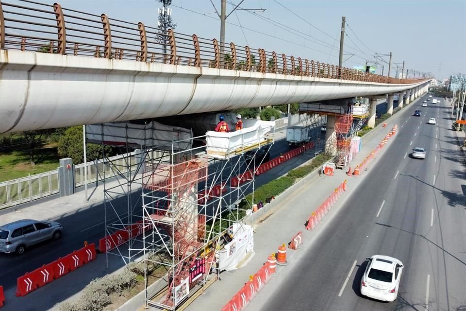 Aunque el tipo de reparación y los materiales dependen de lo que arroje un estudio que terminará en dos semanas, Metrorrey estimó que agrandarán los 168 capiteles dañados del de la Línea 2 del Metro.