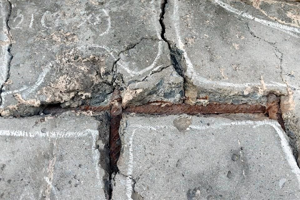 Dijo que hay capiteles en donde las grietas van de una cara a otra de la estructura.