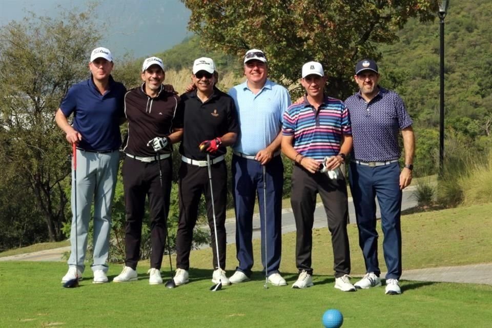 Chava Jose, Rodrigo Garza, Pepe Hernandez, Tato Valdez, Carlos Olea y Luis Gomez