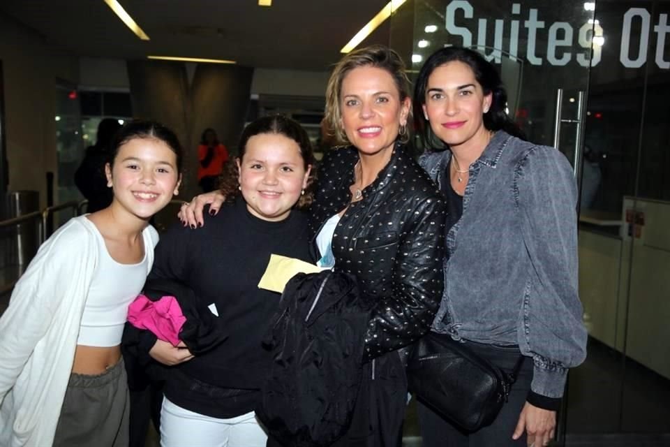 Regina Rodríguez, Eva Dobalina, Marcela de Dobalina y Cristy González