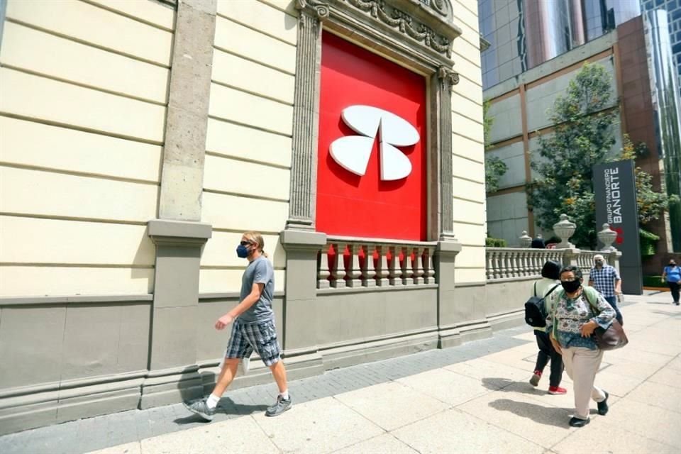 En el caso de Banorte, esta semana hizo su segundo ajuste y su tasa más baja, que era del 8 por ciento, pasó a 8.88 por ciento.