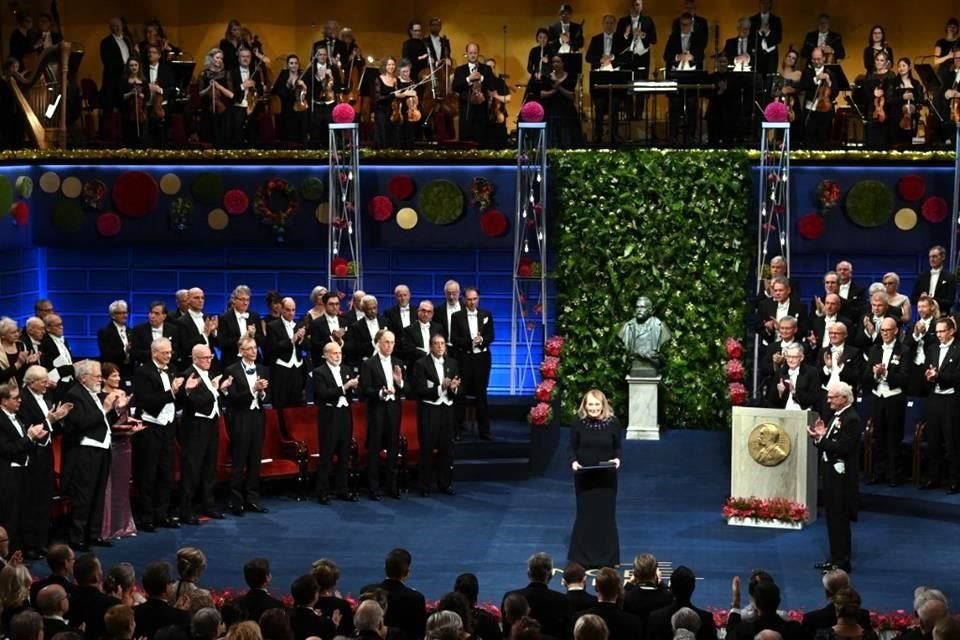 Los tres ganadores del Premio Nobel de la Paz recibieron el galardón y criticaron la guerra de Rusia en Ucrania.