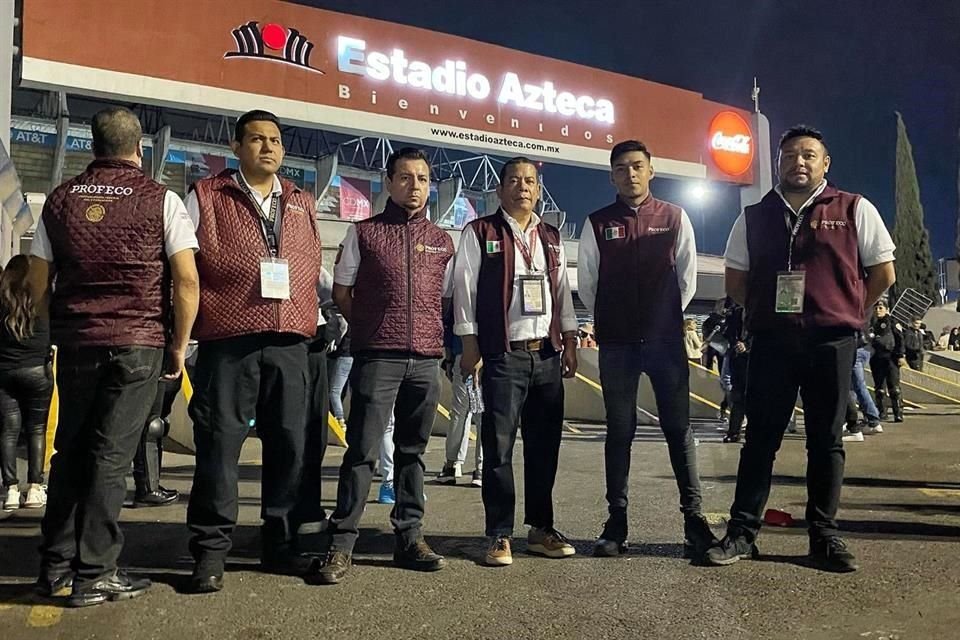 Personal de Profeco se hizo presente en el Estadio Azteca para resolver quejas.