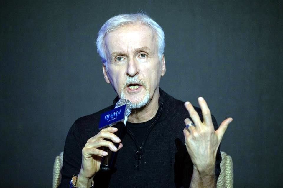 Entre tanta promoción de 'Avatar: El Camino del Agua', James Cameron se contagió de Covid-19; no podrá asistir al estreno en Los Ángeles.