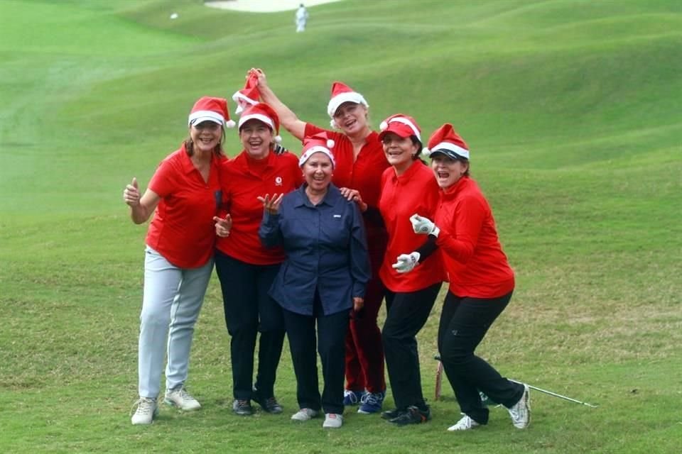 Dolores Camargo de Treviño, Ceci González de Martínez, Aurora Treviño, Patricia Berriozobal de Legarreta,  Norma Leal de López y Luz Gómez de Rubio