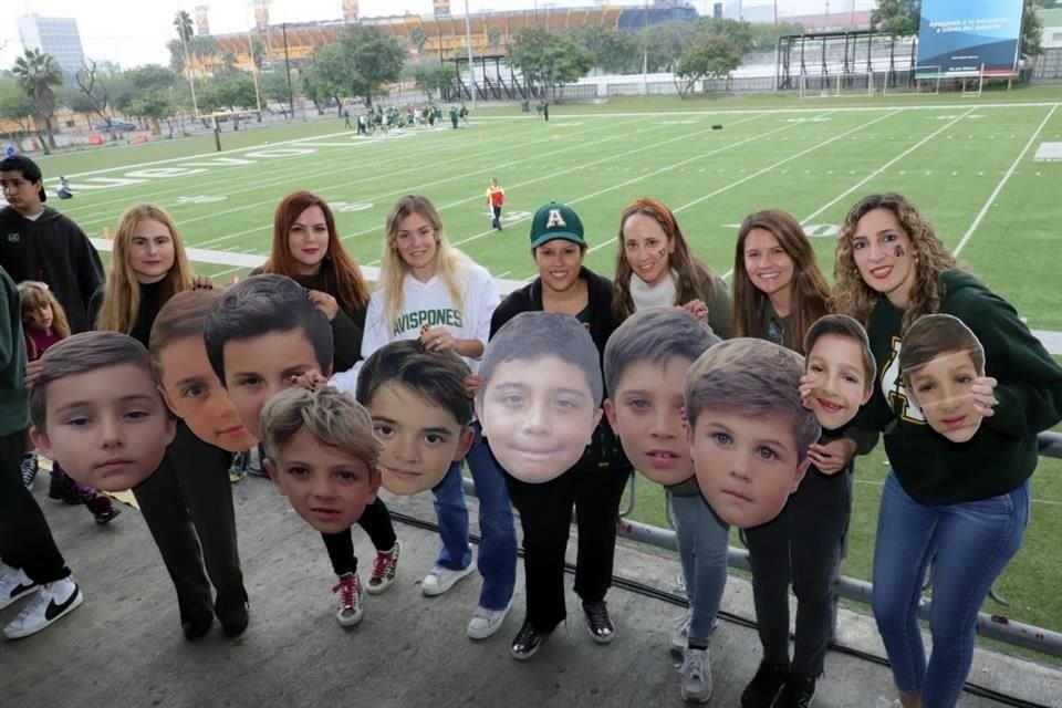 Valeria Alanis, Brenda González, Cristina Martínez, Adri Miguel, Katy Treviño, Ale Madero y Priscila Cantú