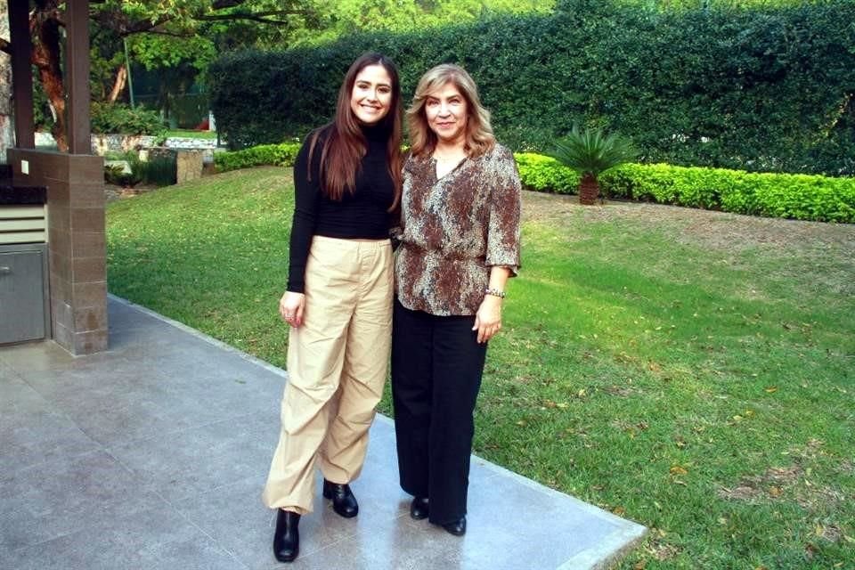 Paloma Martínez y Sandra Acosta