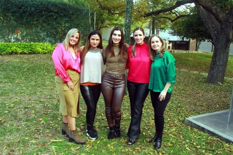 Daniela Palacio de Brandi, Magda Aguilar, Érika Samantha González de Fernández, Marynes Chapa de Méndez y Ana Aispuro