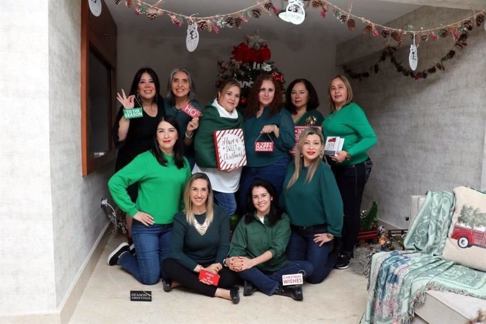 Roble Anaya, Rosario Salazar, Aurora Sáenz, Graciela Sánchez, Marisol Garza, Blanca Blanco, Nora Lerma, Myrna Hernánez, Irene Pineda y Minerva Guerrero