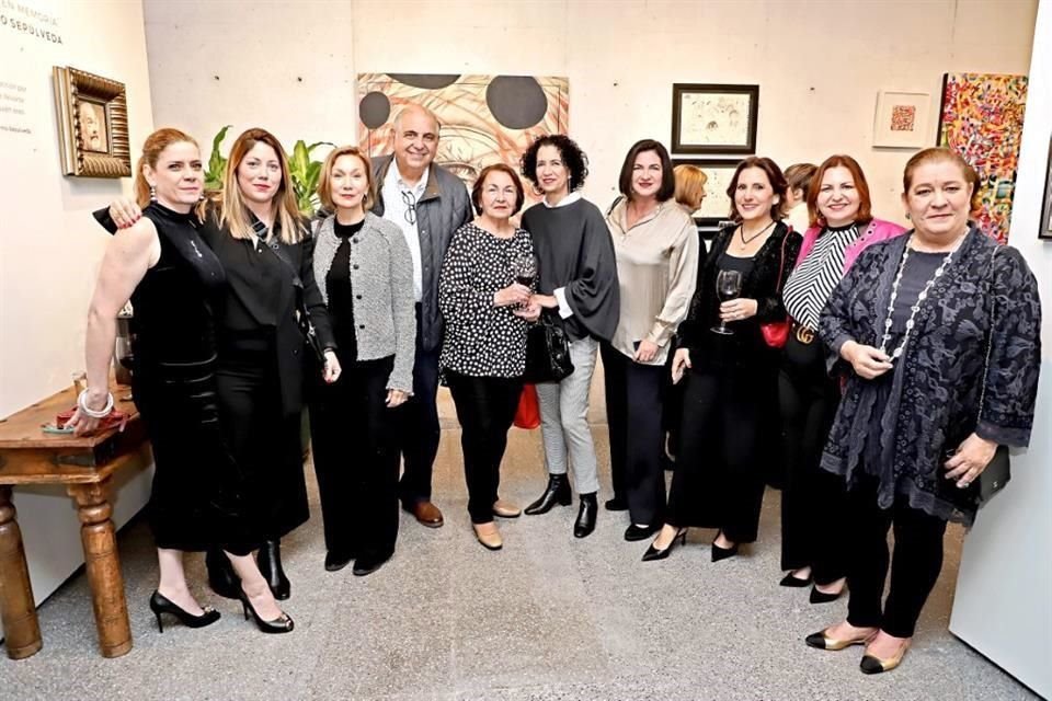 Denisse Dibildox, Mariana López, Gabriela Jasso de Elizondo, Fernando Elizondo, Marcela Sepúlveda, Mónica Postlethwaite, Tania Postlethwaite, Susana Jasso de Zorrilla, Mara Sepúlveda y Kana Fernández