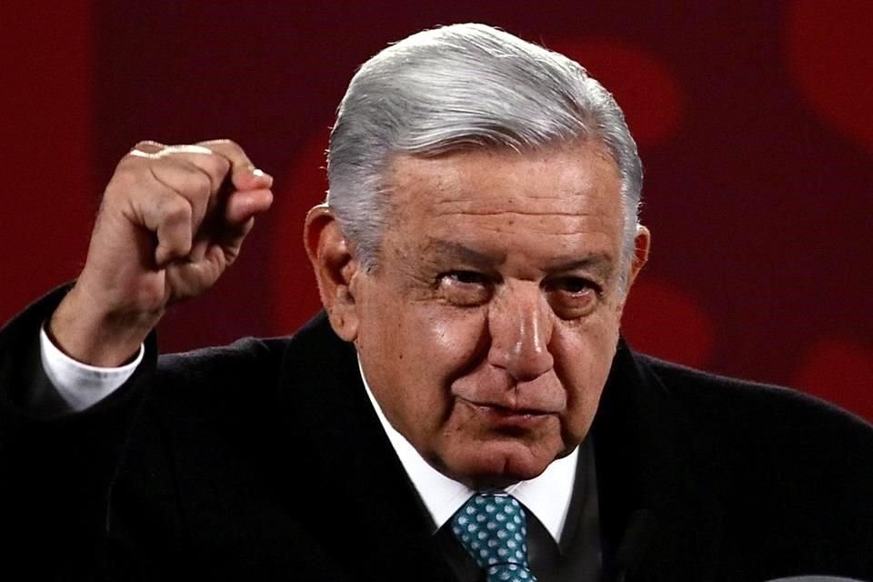 López Obrador dijo que no podía dejar establecida la consigna de que al INE no se le toca.