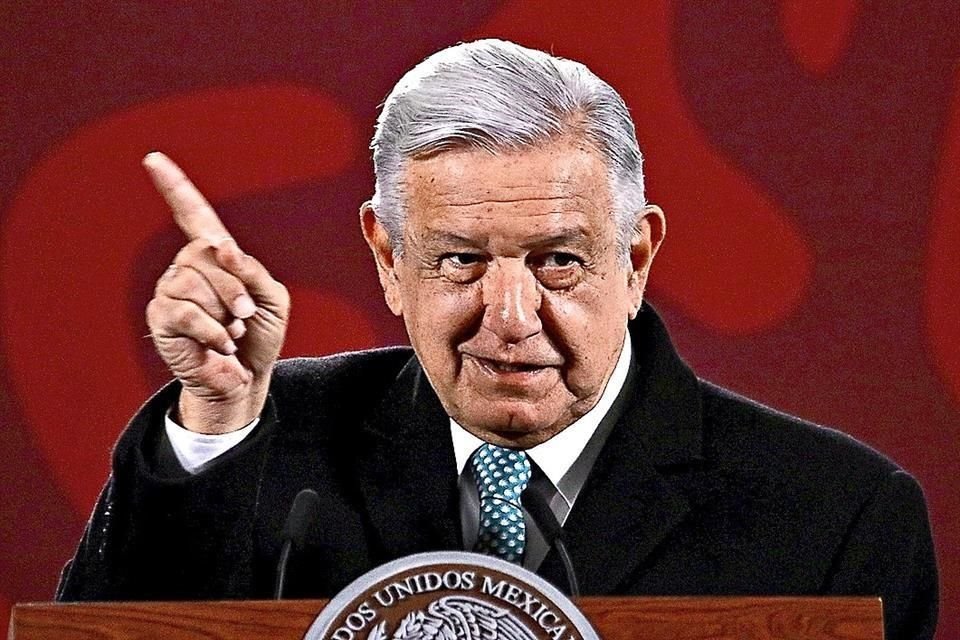 AMLO pasó de la desclasificación a periodistas a lamentar el ataque armado contra Ciro Gómez Leyva... y de nuevo a arremeter contra el periodismo.