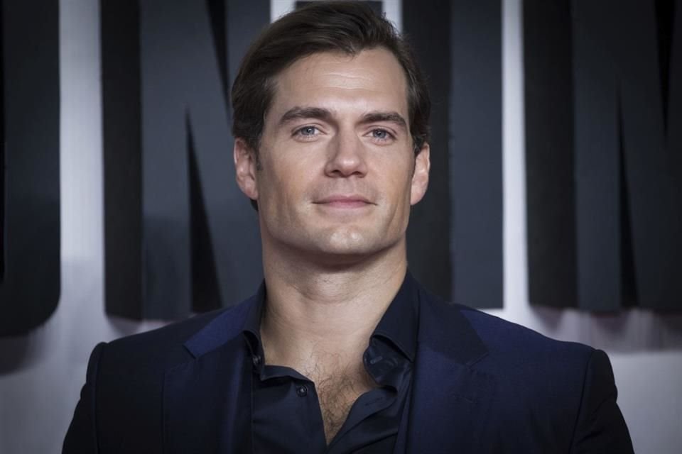 Henry Cavill protagonizará y será productor ejecutivo de la adaptación a serie del popular juego de mesa 'Warhammer 40,000'.