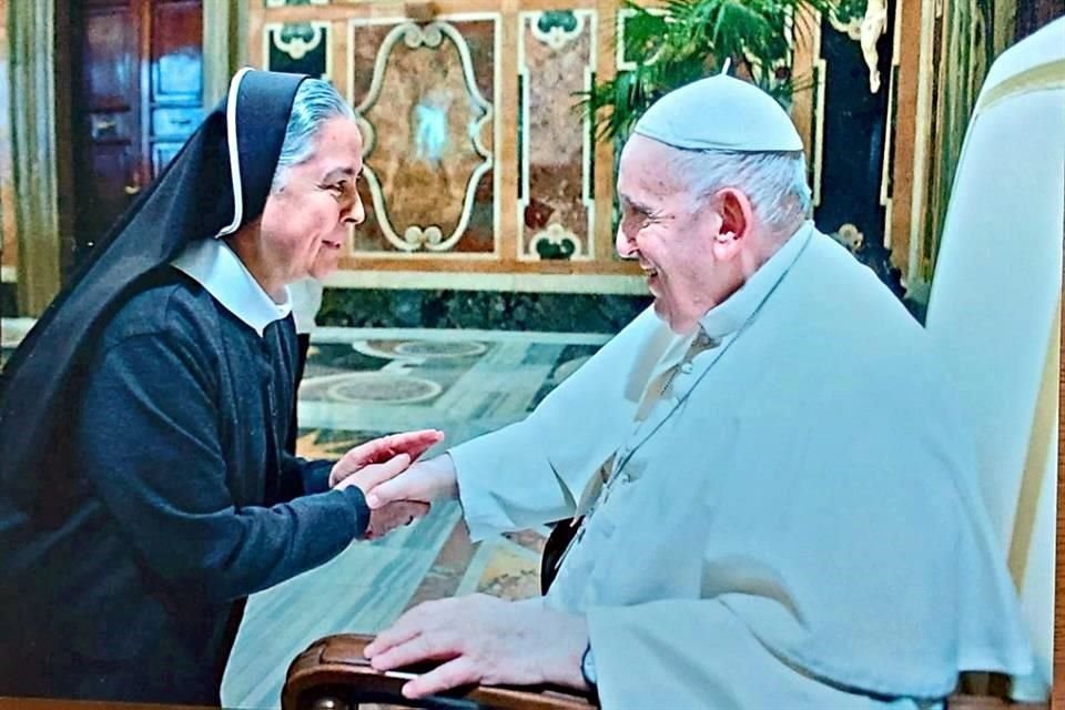 Desde que la hermana Silvia Burnes está en Roma han estado cuatro Papas. El último de ellos, Francisco.