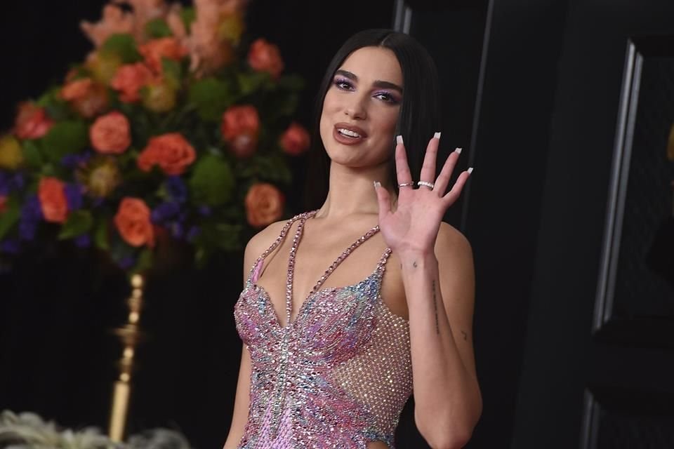 Dua Lipa está nominada a Mejor Sencillo Británico, Mejor Artista Solista Femenina y Álbum del Año en los Brit Awards.