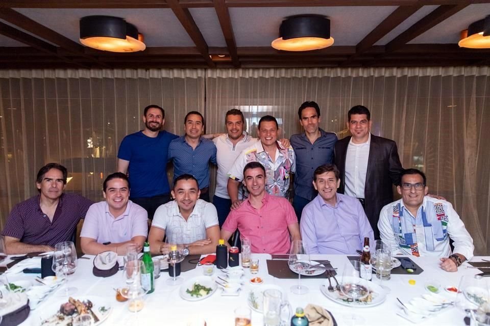 Asistentes al cumpleaños de Chuy Rocha