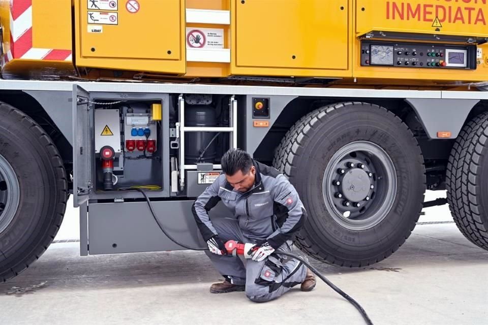 Cuenta con un sistema de trabajo eléctrico disminuyendo en un 100% la contaminación y el ruido; ideal para zonas residenciales.