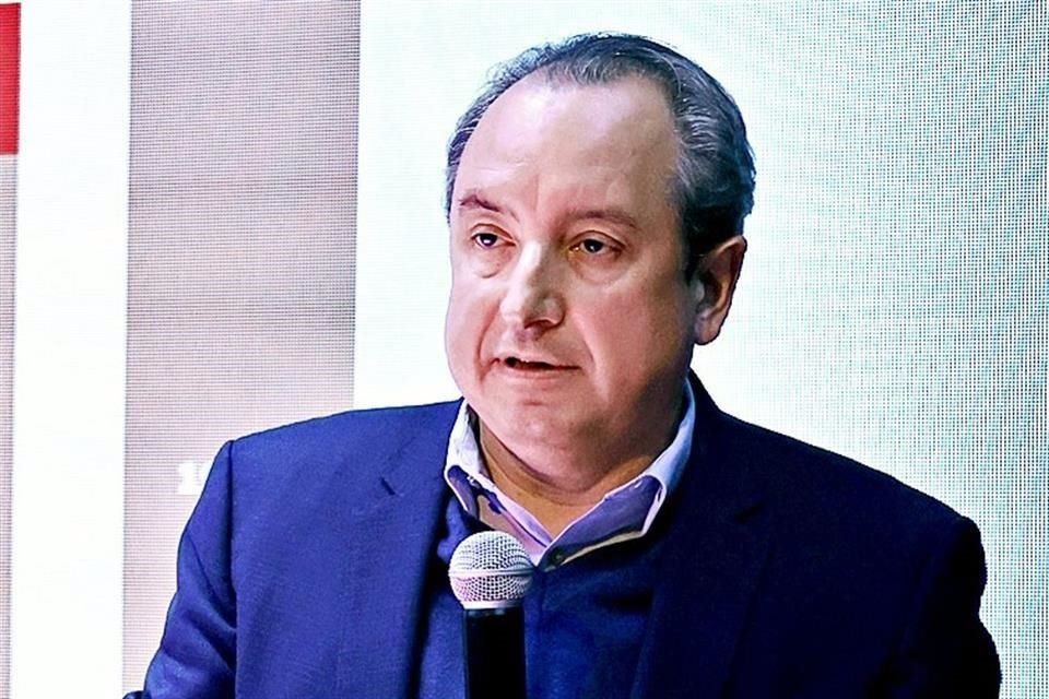 Carlos Garza, Tesorero del Estado.