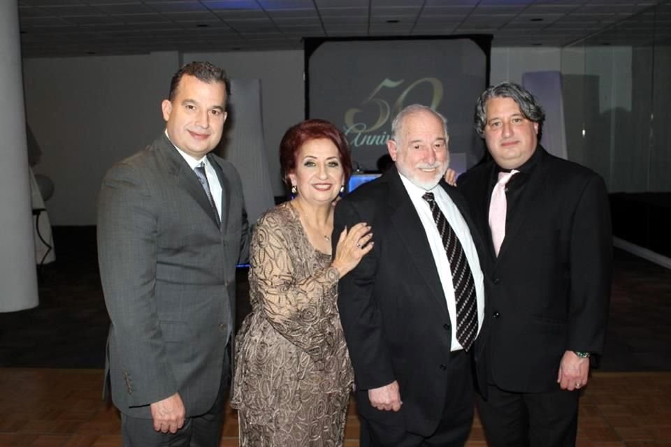 Jorge Alejandro de la Garza García, Olga Bertha García Hinojosa, Jorge Alejandro de la Garza Ortega y Ricardo Javier de la Garza García