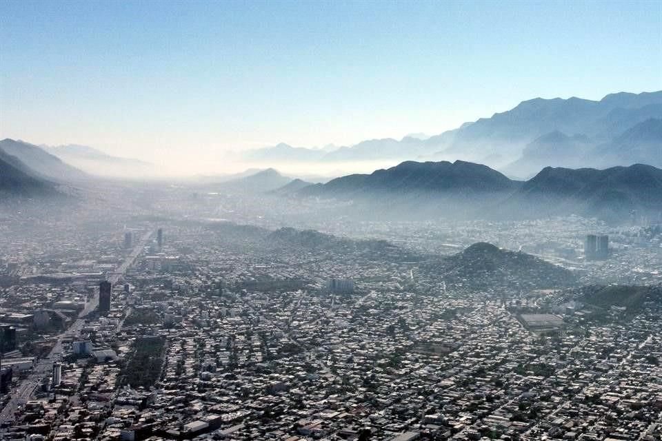 La mala calidad del aire se agravó en los últimos días del 2022, al grado de que este año perfila como otro periodo 'obscuro' para la Ciudad en materia ambiental.