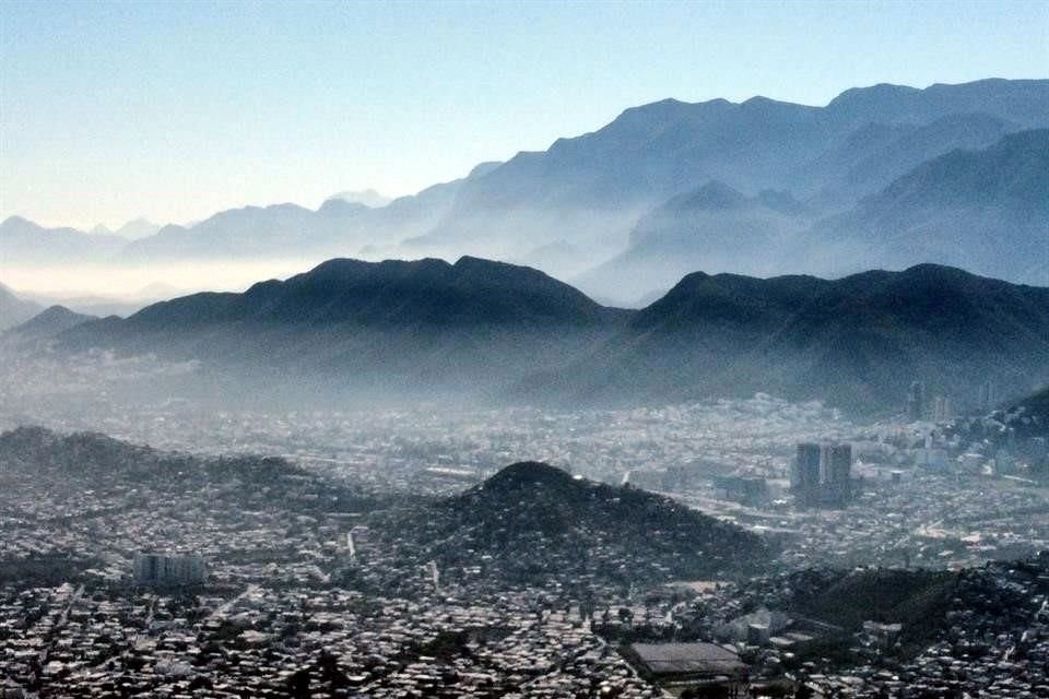 Los días sucios no paran en los últimos días del año, cubriendo de mala calidad del aire a la Ciudad previo a las fiestas decembrinas.