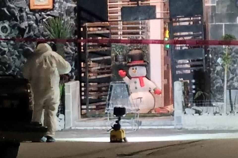 El cuerpo de Luis Eduardo Reyes Medina, de 24 años, quedó tendido en la entrada de su casa tras el ataque.