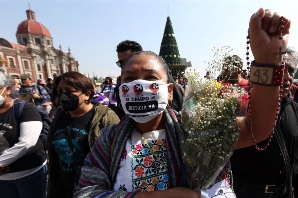 Los manifestantes llegaron a la Basílica después de mediodía.