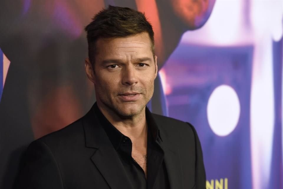 Aseguran que Ricky Martin se alejó de su familia para evitar más problemas legales como el que enfrenta con su sobrino.