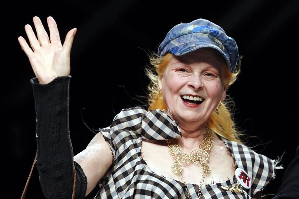 Descubre el legado de Vivienne Westwood, la gran diseñadora británica que rompió esquemas.