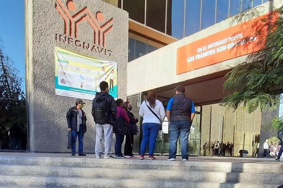 Molestos porque consideran que el 31 de diciembre también debiera abrir, los afectados no tuvieron más opción que resignarse.
