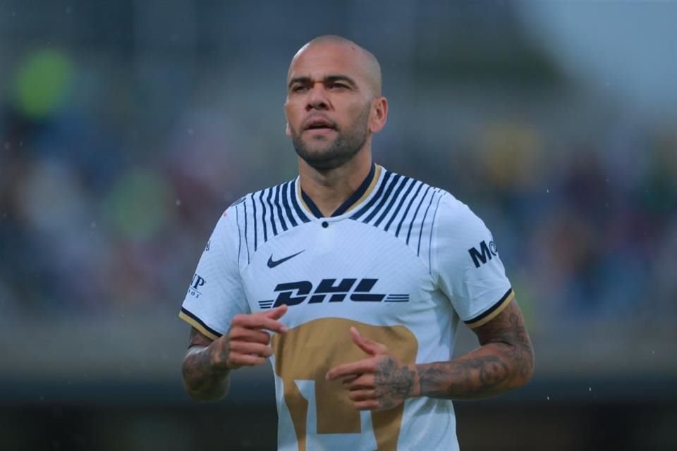 El brasileño Dani Alves encarará un segundo torneo con los Pumas.