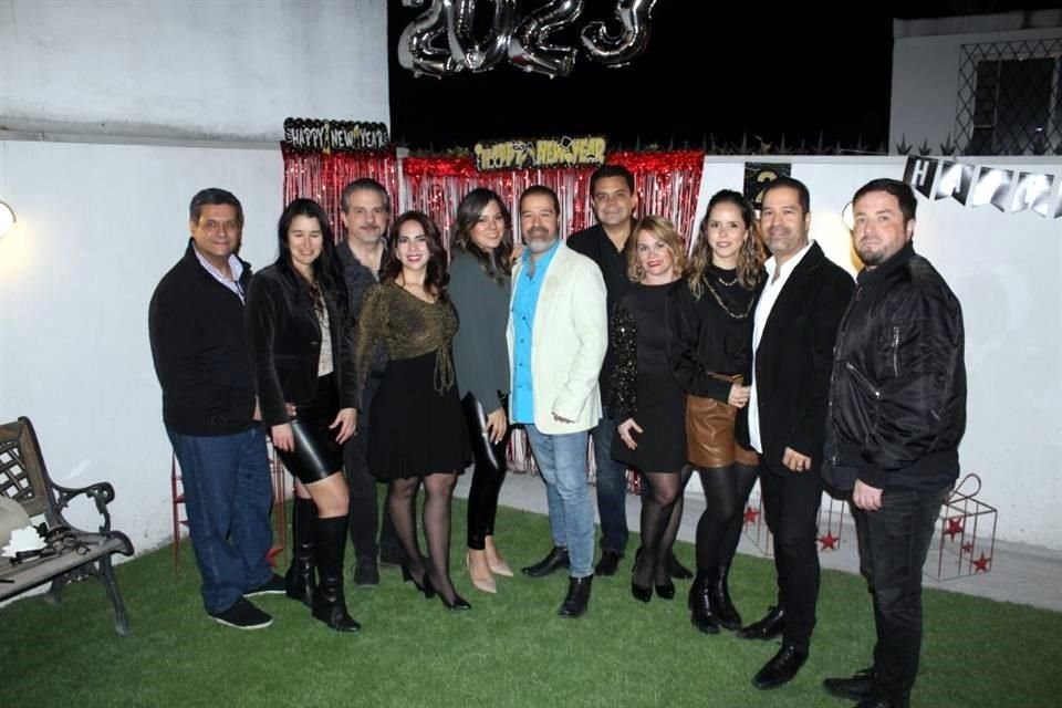 Alberto Arredondo, Alejandra Solís, Gerardo Sáenz, Wenddy Cavazos, Brenda Ortiz, Roberto Fortozo García, Luis Carrillo, Jeanette Moebius de Carrillo, Ana Lucía Álvarez, Luis Fortozo y Gustavo Madrazo