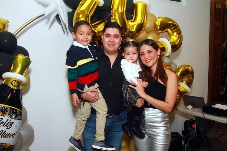 Diego Balderas, Diego Balderas Villarreal, Ana Lucía Balderas Villarreal y Dani Villarreal