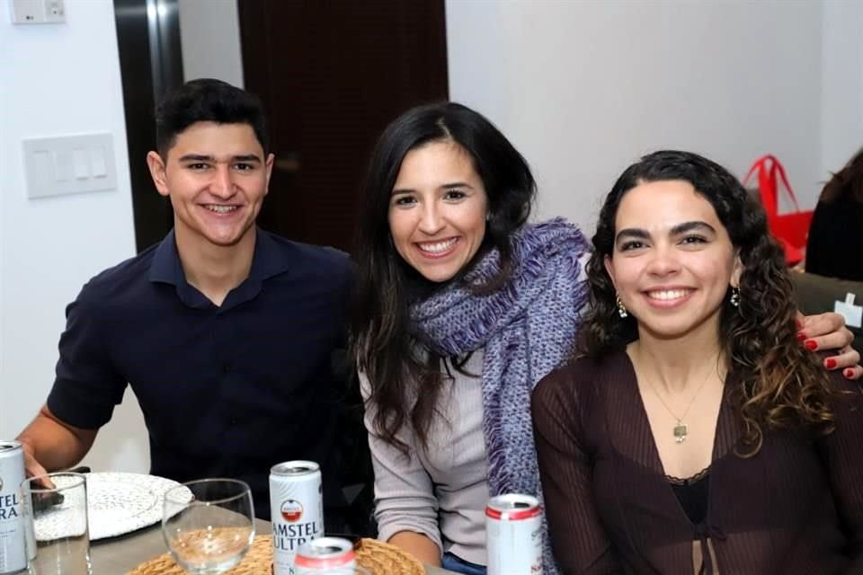 Mauricio Garza, Ivanna Macedo y Sara Nahle